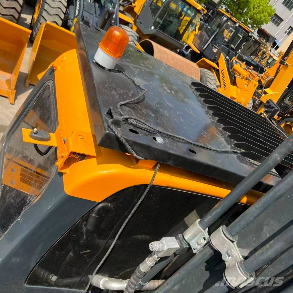 Hyundai R220LC-9S Midi-gravemaskiner 7t - 12t
