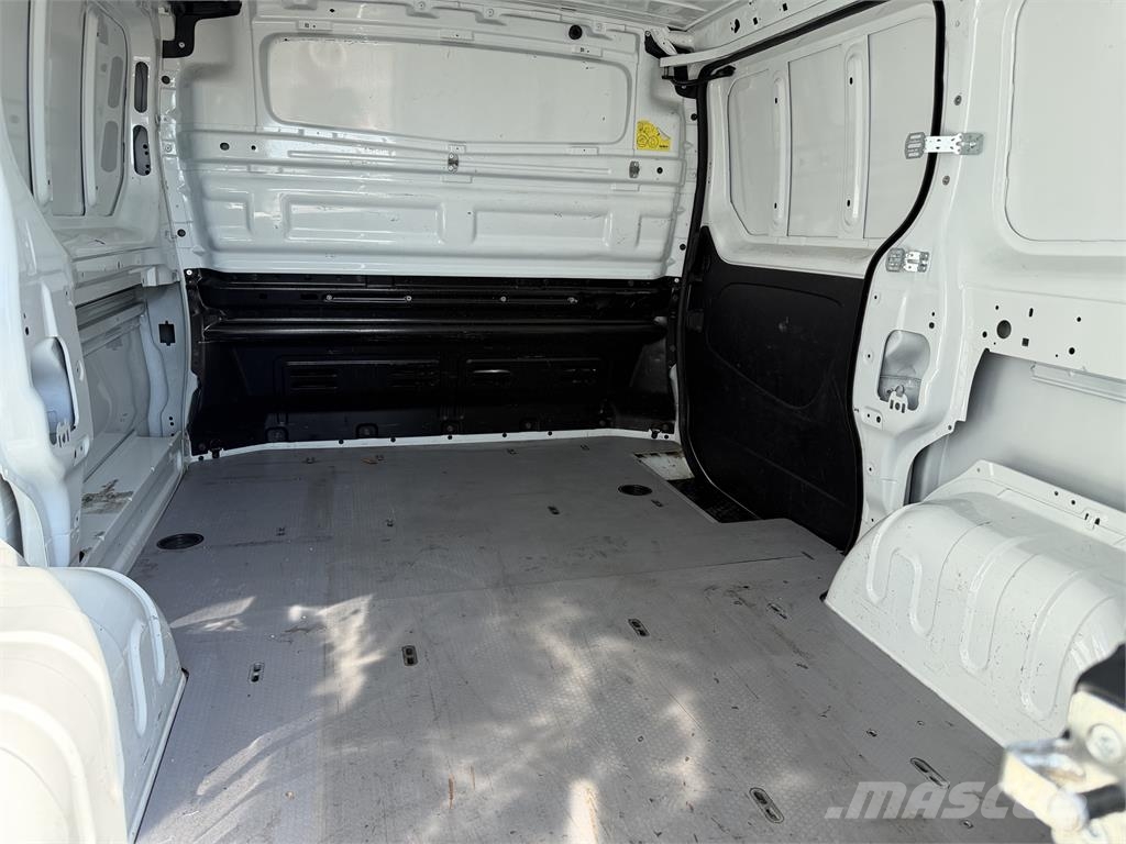 Opel Vivaro VIN 211 Dodávky