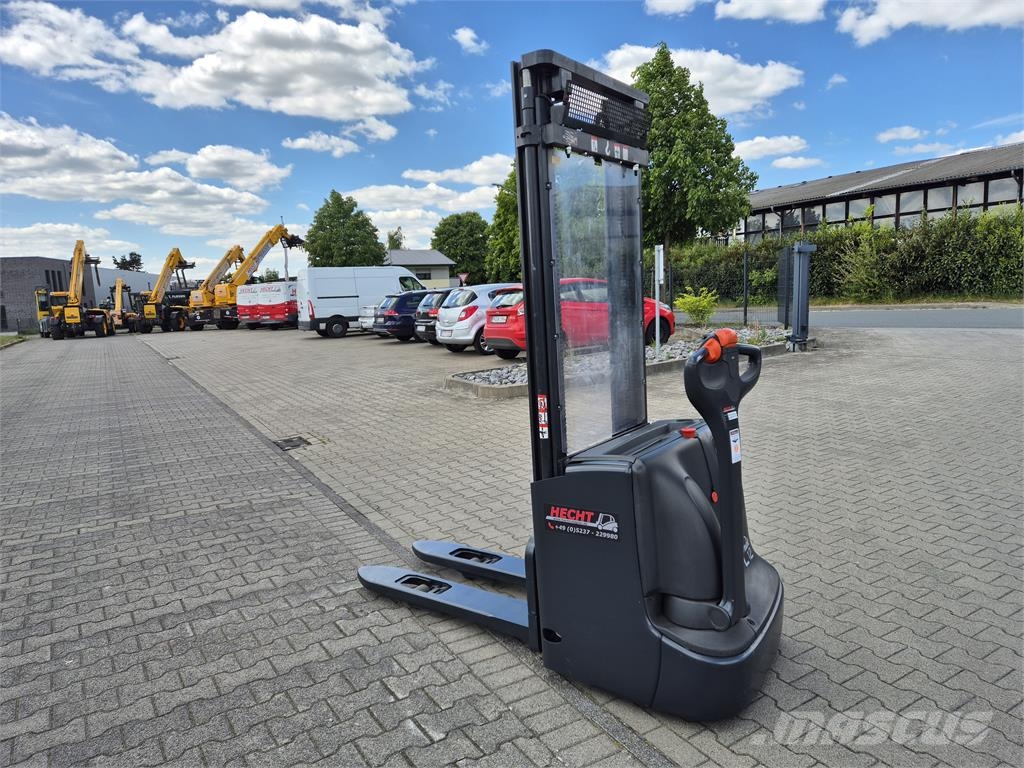 Linde L12i Samopogonski ručni viljuškari