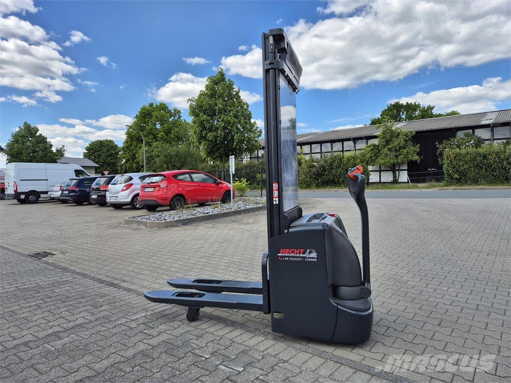 Linde L12i Samopogonski ručni viljuškari