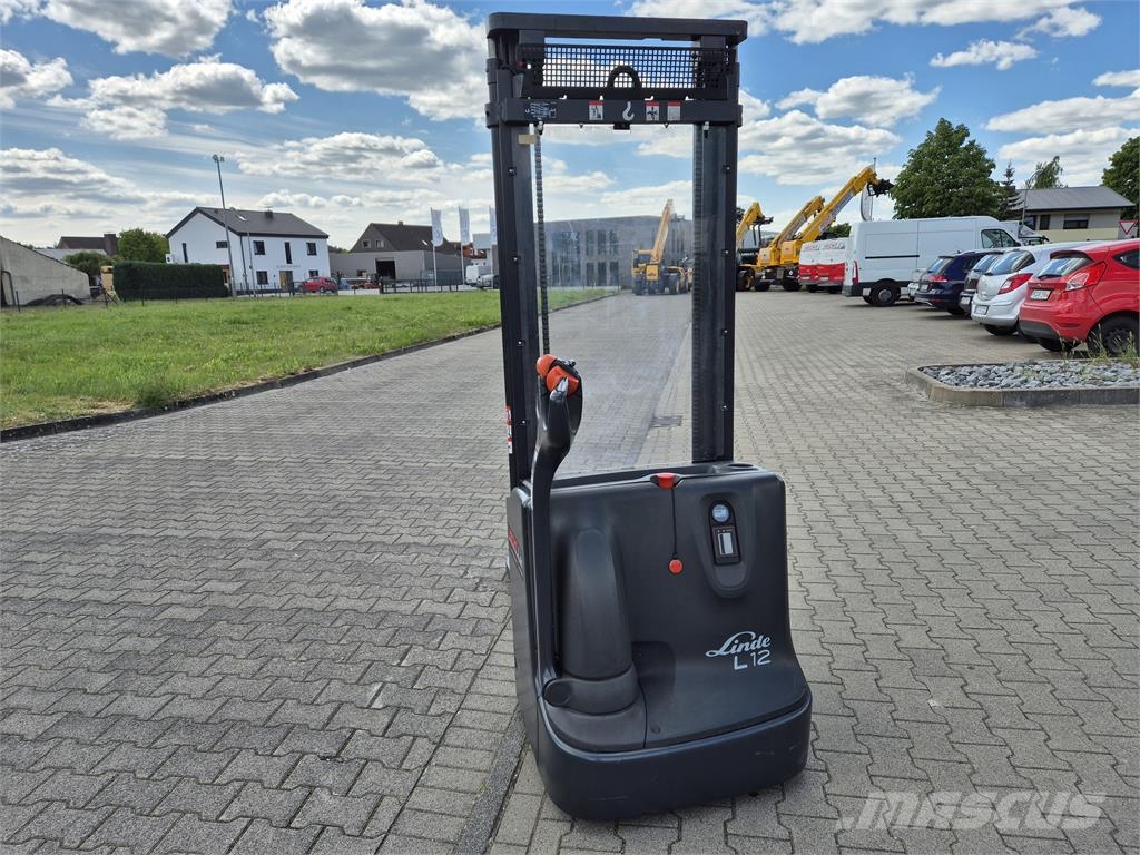Linde L12i Samopogonski ručni viljuškari