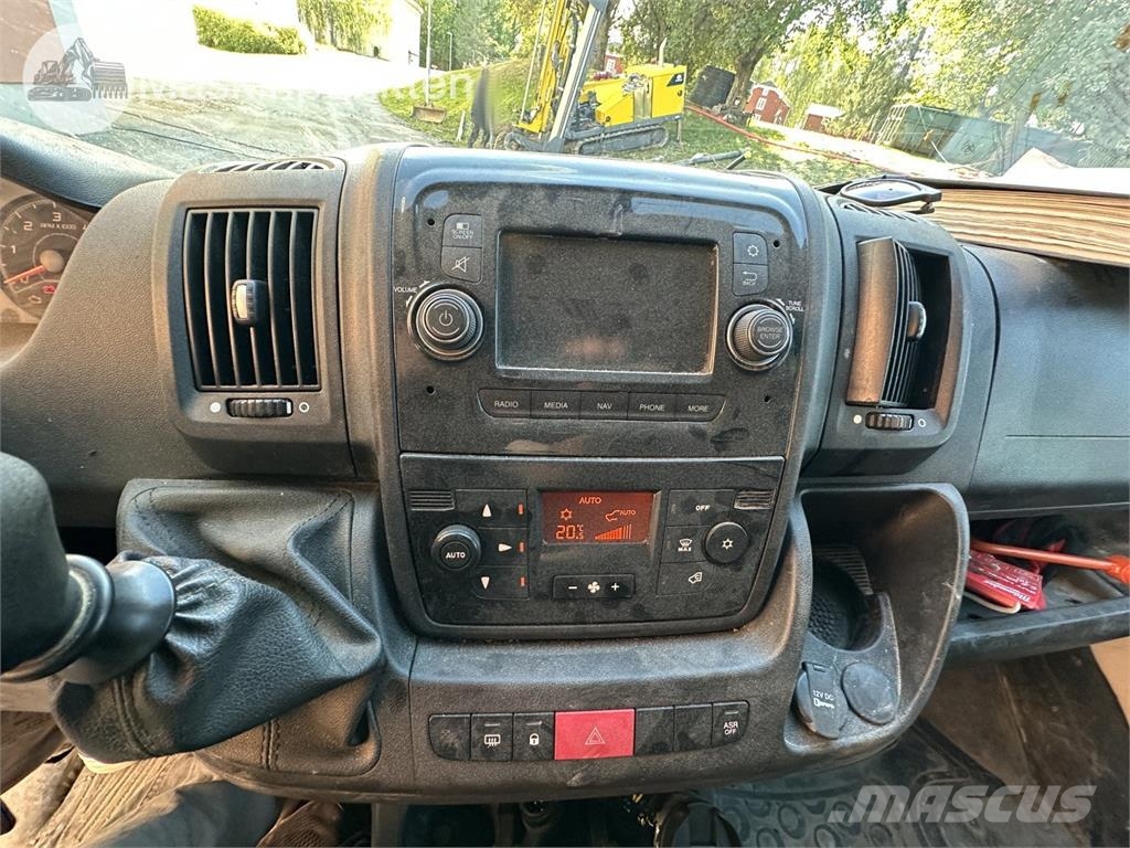 Peugeot Boxer 2.0 BlueHDi 160 商务面包车