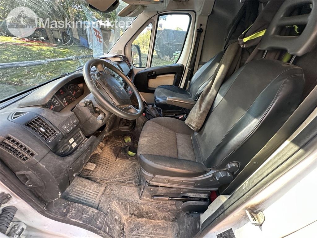 Peugeot Boxer 2.0 BlueHDi 160 商务面包车