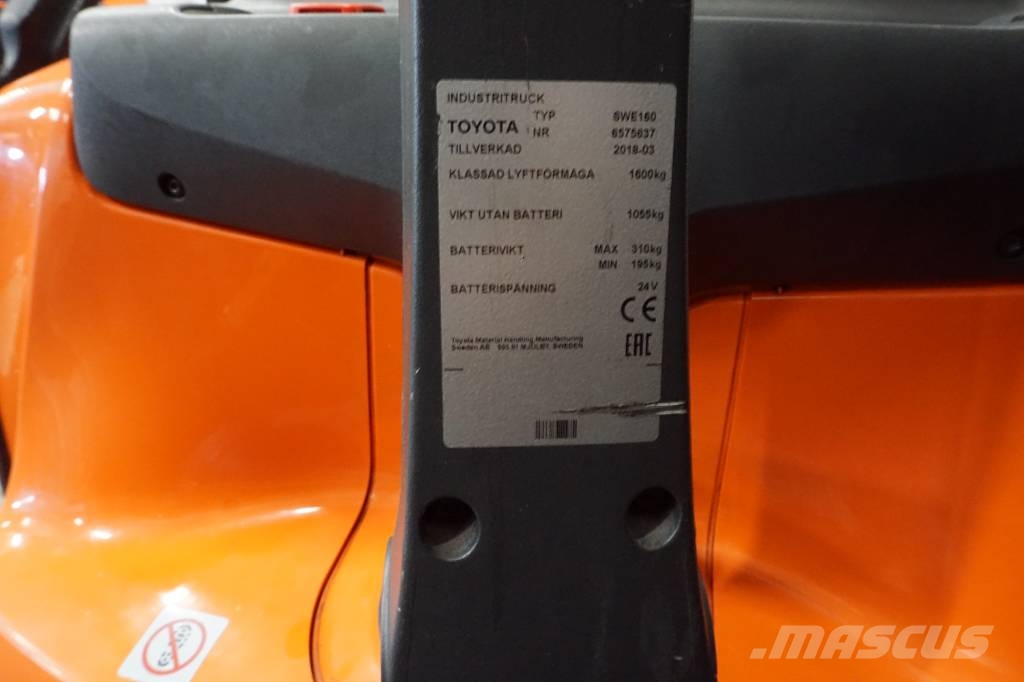 Toyota SWE160 Käyden ajettavat pinoamistrukit