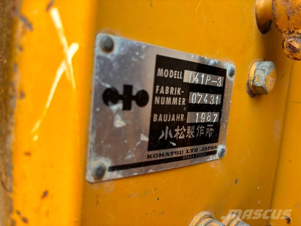 Komatsu D 41 P-3 Spycharki gąsienicowe