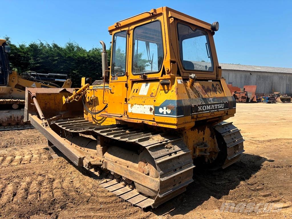 Komatsu D 41 P-3 Spycharki gąsienicowe