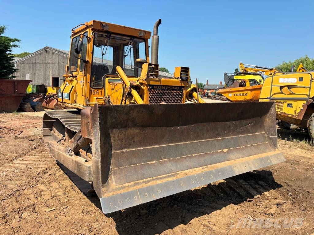 Komatsu D 41 P-3 Spycharki gąsienicowe
