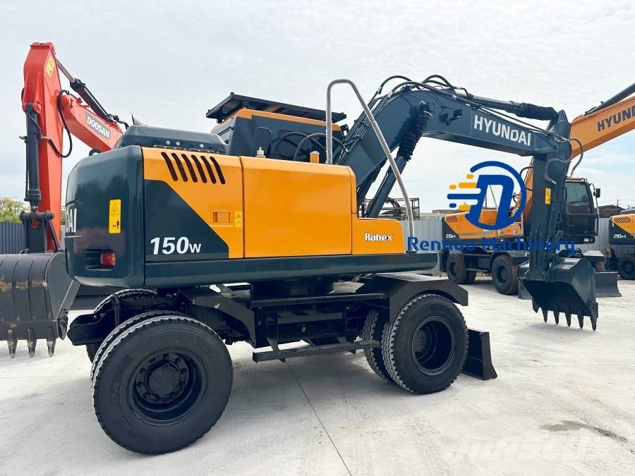 Hyundai 150 حفارات بعجل