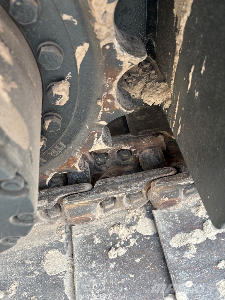Hyundai HX140 LC Escavatori cingolati