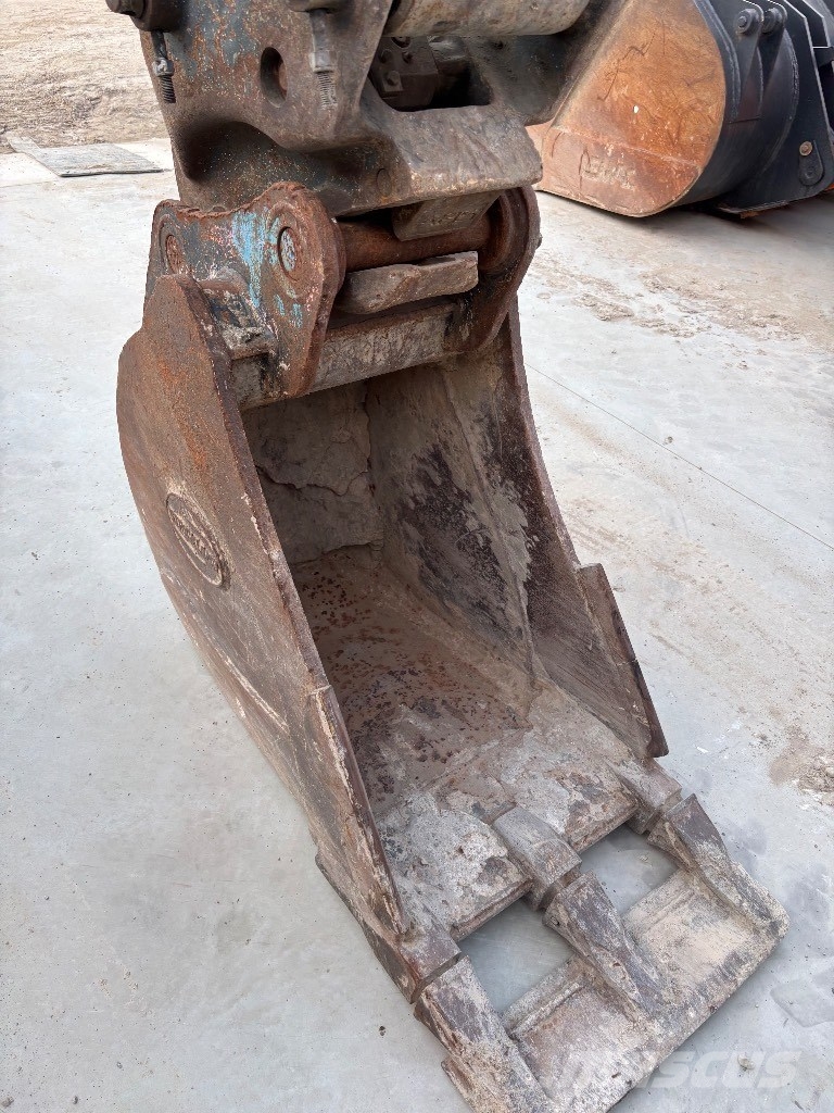 Hyundai HX140 LC Escavatori cingolati
