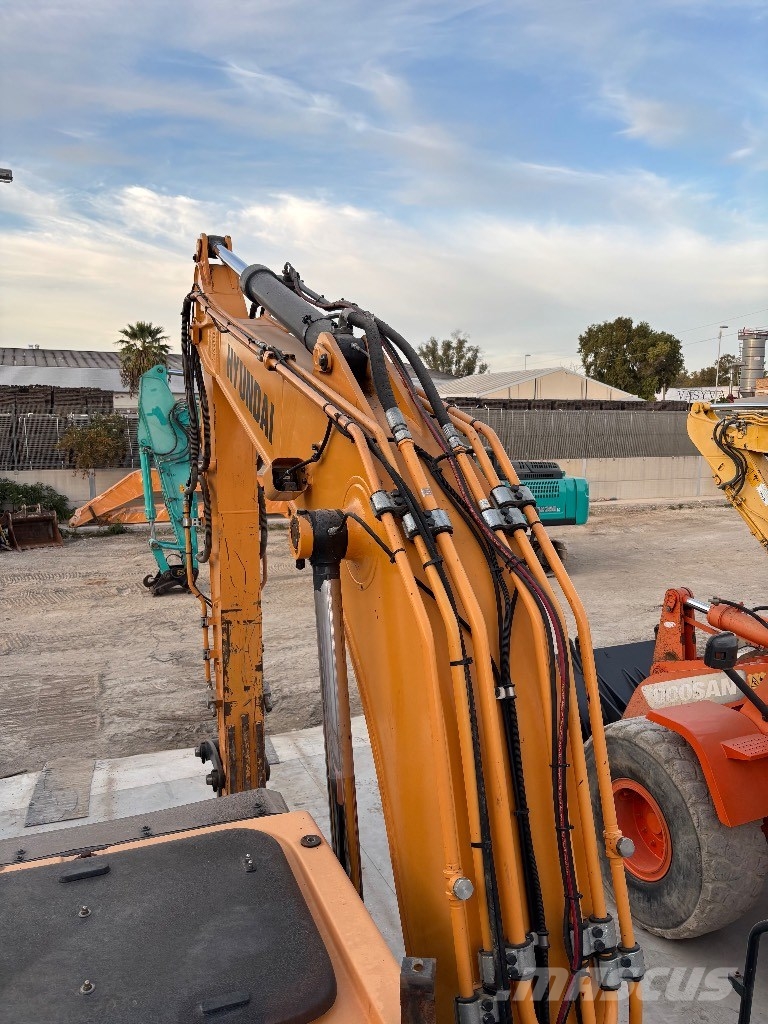 Hyundai HX140 LC Escavatori cingolati