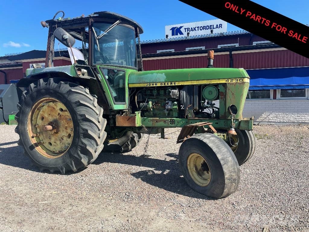 John Deere 4230