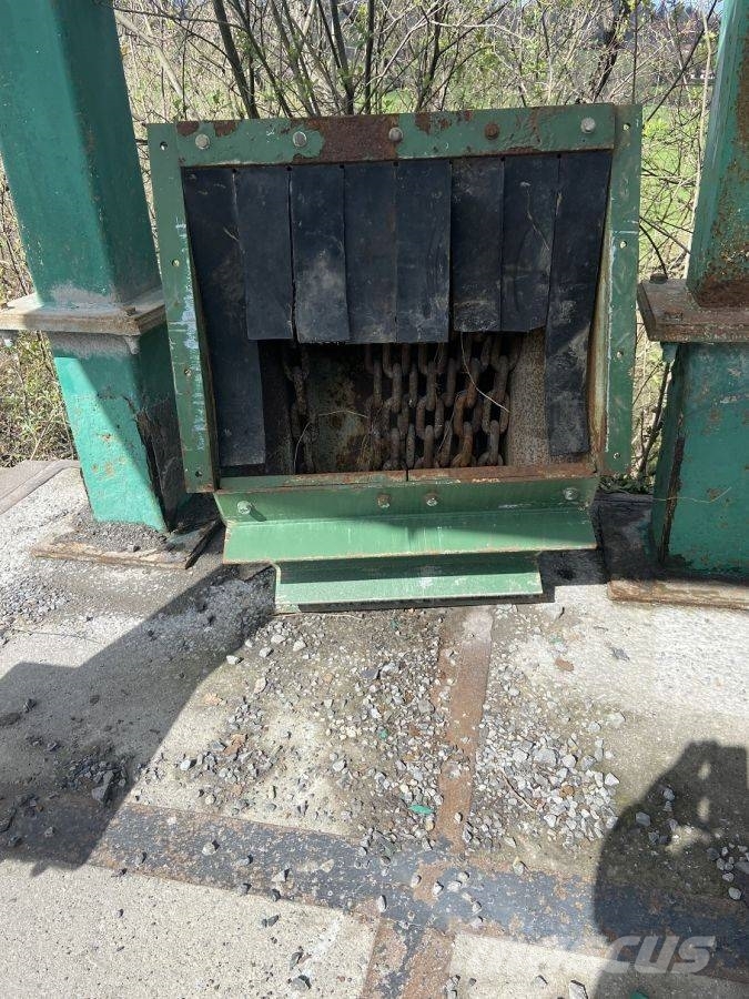 PY Broyeur percussion tertiaire 500x300 mm Slijpmachines / Frezen