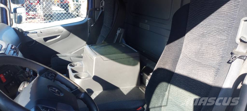 Mercedes-Benz Atego 1224 Camiones con caja de remolque