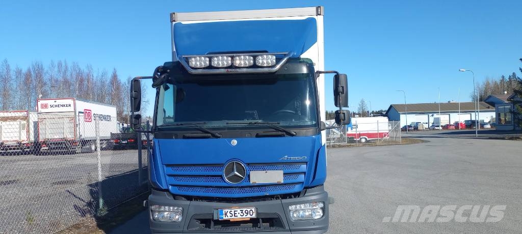 Mercedes-Benz Atego 1224 Camiones con caja de remolque