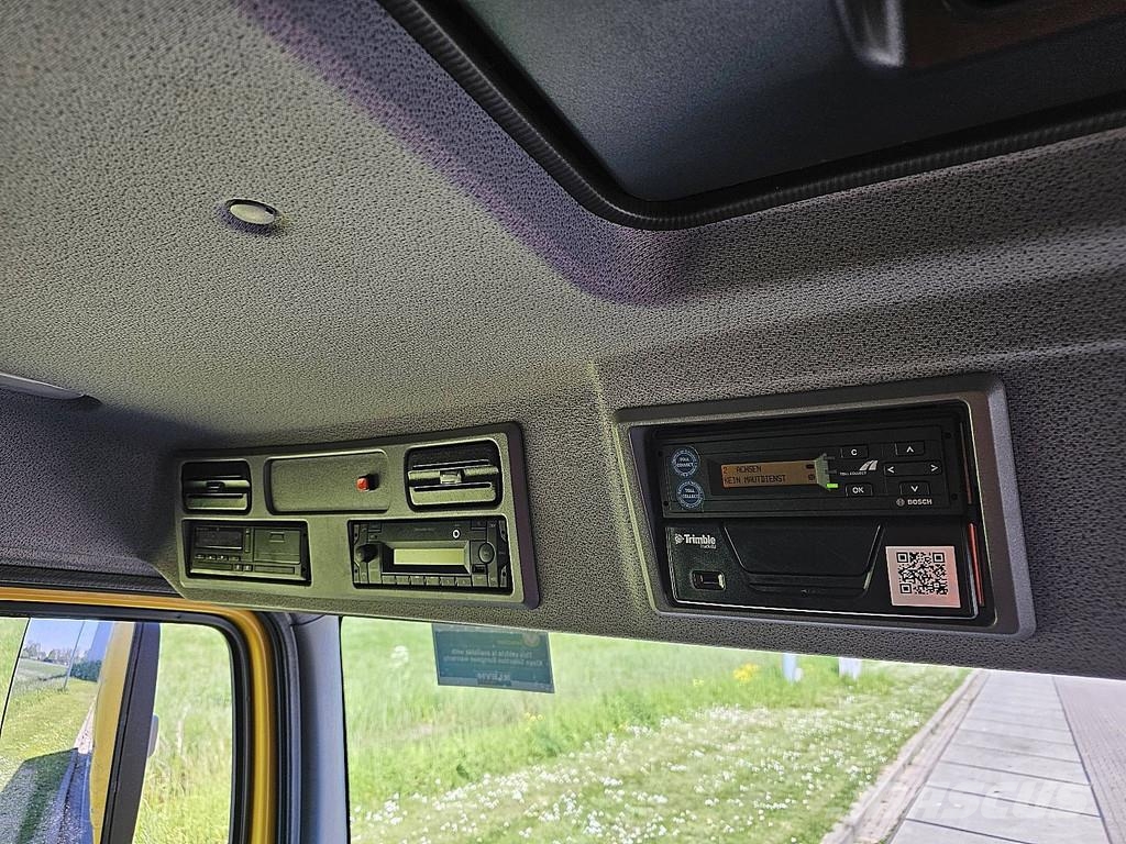 Mercedes-Benz ATEGO 1323 AIRCO TAILLIFT Camiones de caja de lona