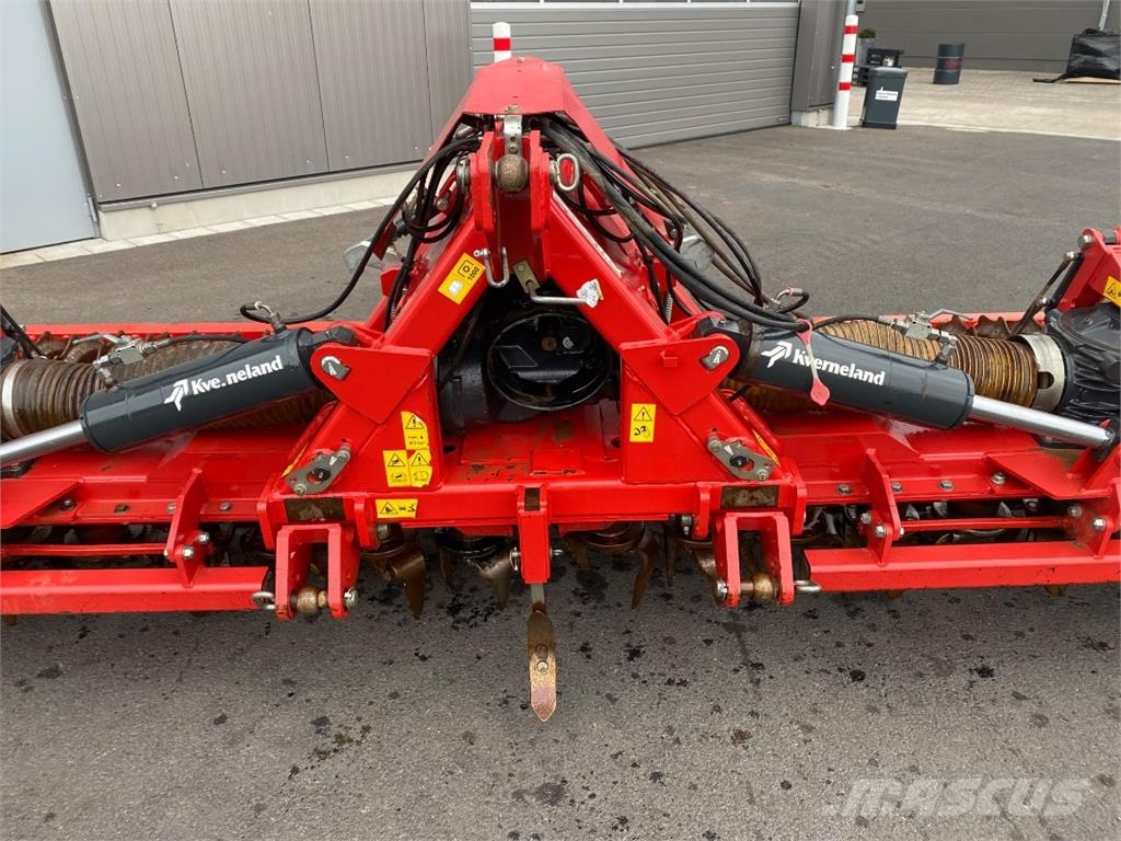 Kverneland NG-S 101 F35 *6 mtr.* Sonstige Landmaschinen