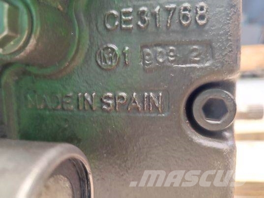 John Deere 6175M (CE31768) front WOM Transmisijos