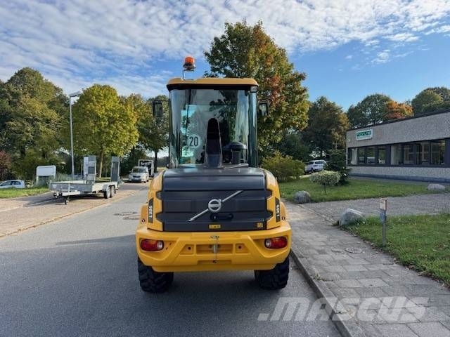 Volvo L 30 G 轮式装载机