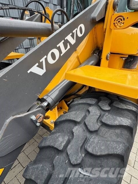 Volvo L 30 G 轮式装载机