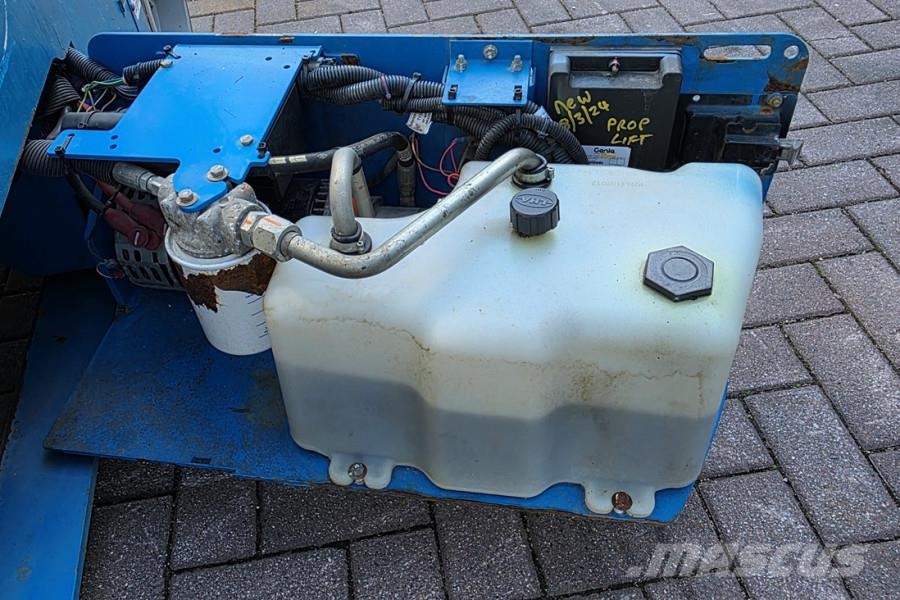 Genie GS2632 Electric, 10m Working Height, 227kg Capacit Mini incarcator