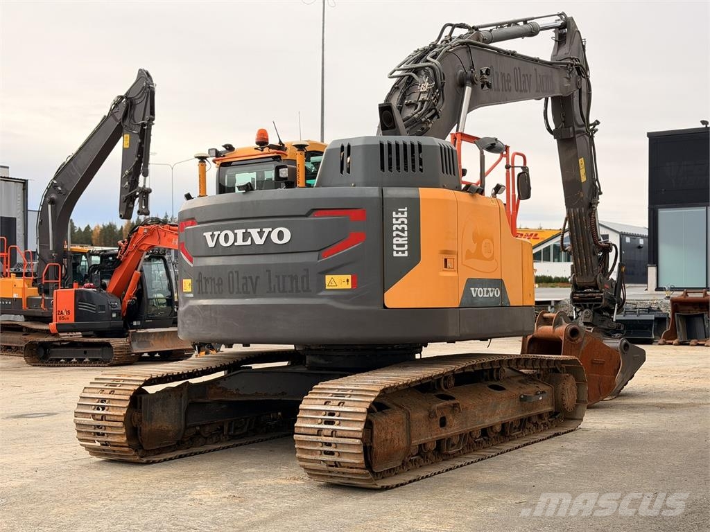 Volvo ECR235EL حفارات زحافة