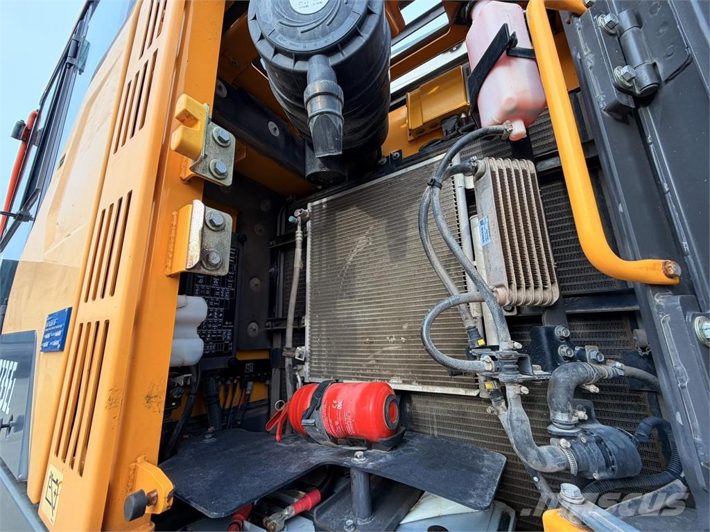 Volvo ECR235EL حفارات زحافة