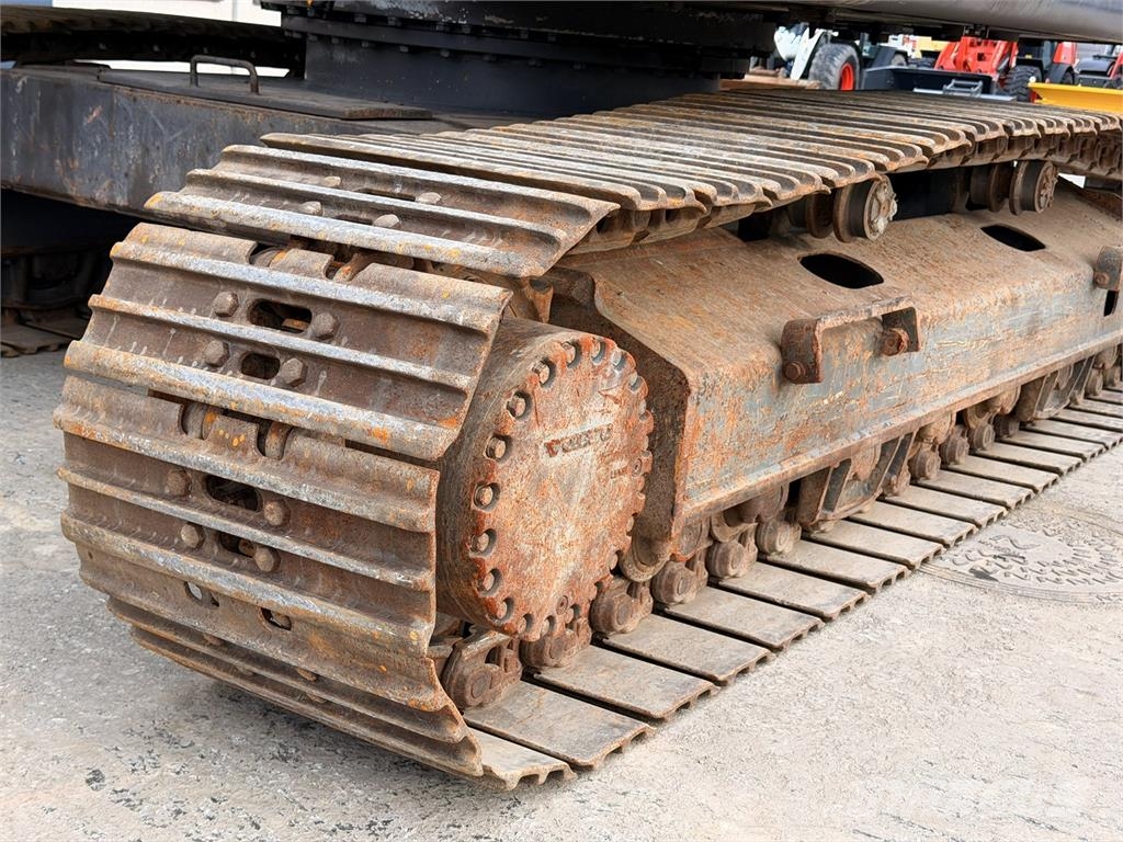 Volvo ECR235EL 3D + EC-oil Roomikekskavaatorid