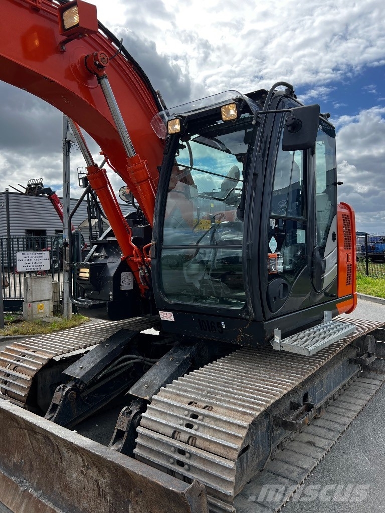 Hitachi ZX 135 US-6 Raupenbagger