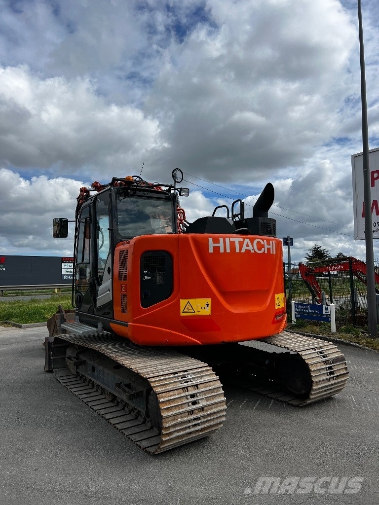 Hitachi ZX 135 US-6, 2018, Biard, France - Mascus UK