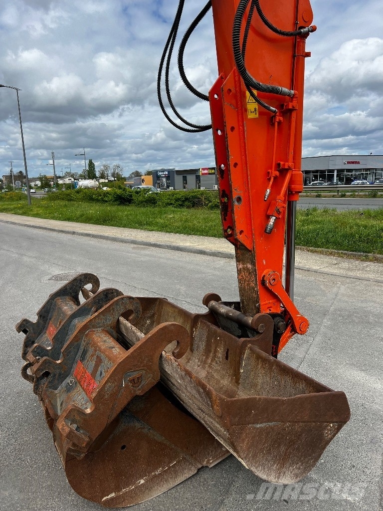 Hitachi ZX 135 US-6, 2018, Biard, France - Mascus UK