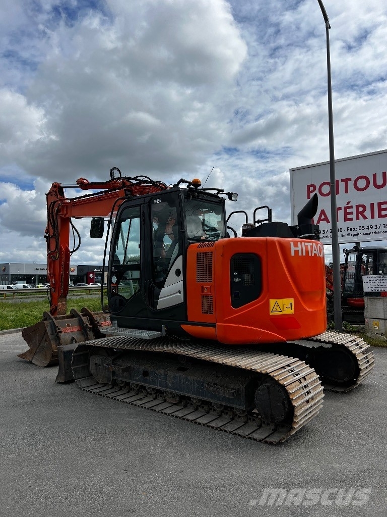 Hitachi ZX 135 US-6, 2018, Biard, France - Mascus UK