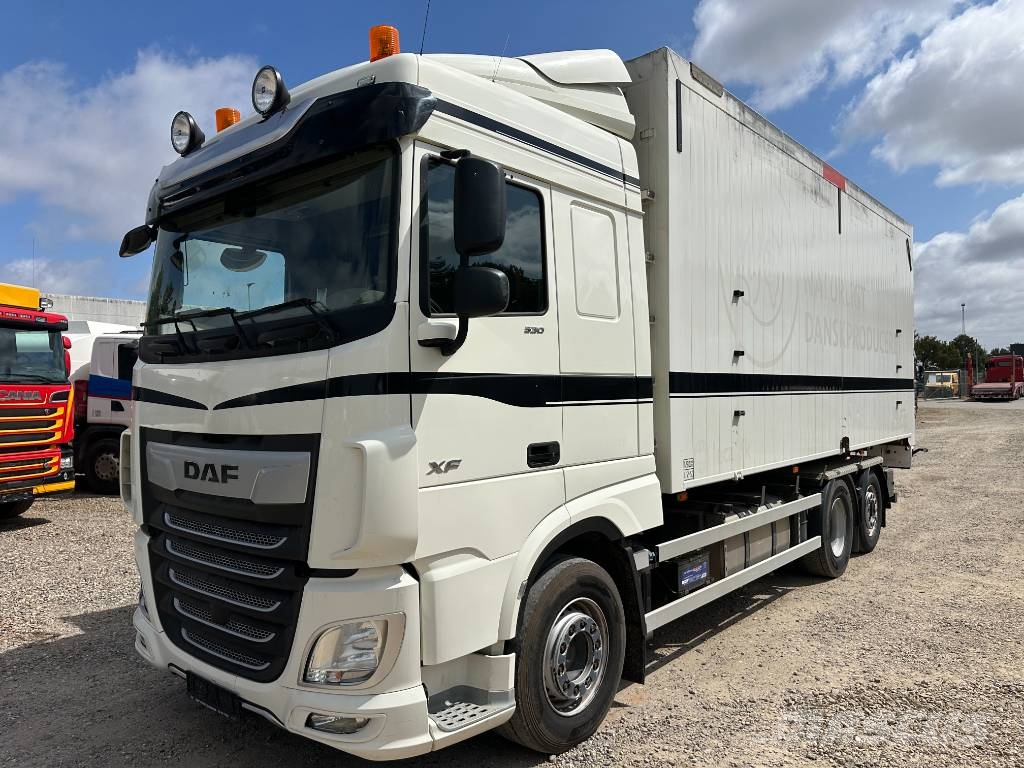 DAF XF 530 6x2 //Volume tipper 45m3// Camiones bañeras basculantes o volquetes
