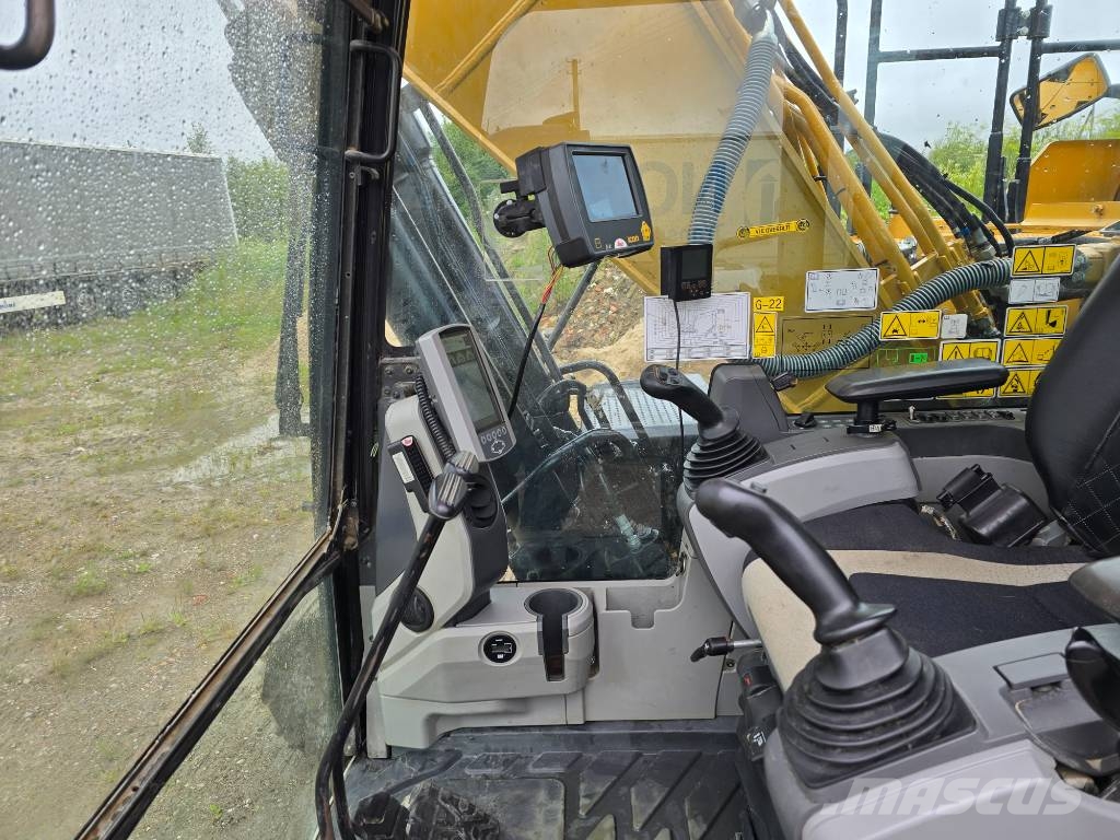 CAT 320 Roomikekskavaatorid