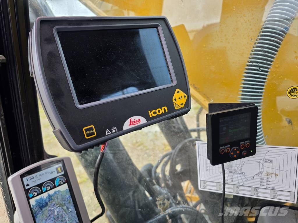 CAT 320 Roomikekskavaatorid