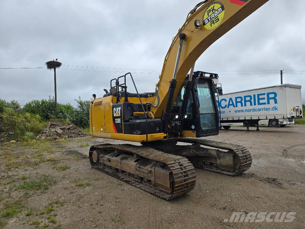 CAT 320 Roomikekskavaatorid