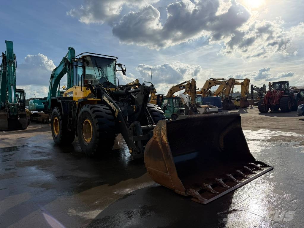 Komatsu WA 250 PZ-6 //BJ. 2010 /3900H/ZSA/SW/GABEL Pale gommate