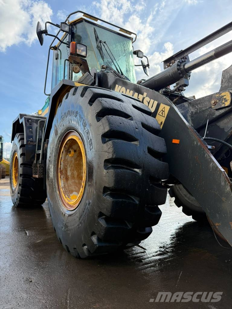 Komatsu WA 250 PZ-6 //BJ. 2010 /3900H/ZSA/SW/GABEL Pale gommate