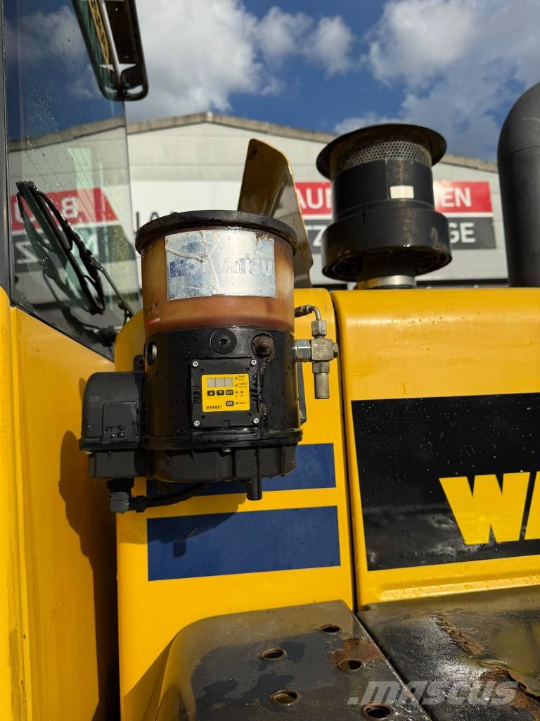 Komatsu WA 250 PZ-6 //BJ. 2010 /3900H/ZSA/SW/GABEL Pale gommate