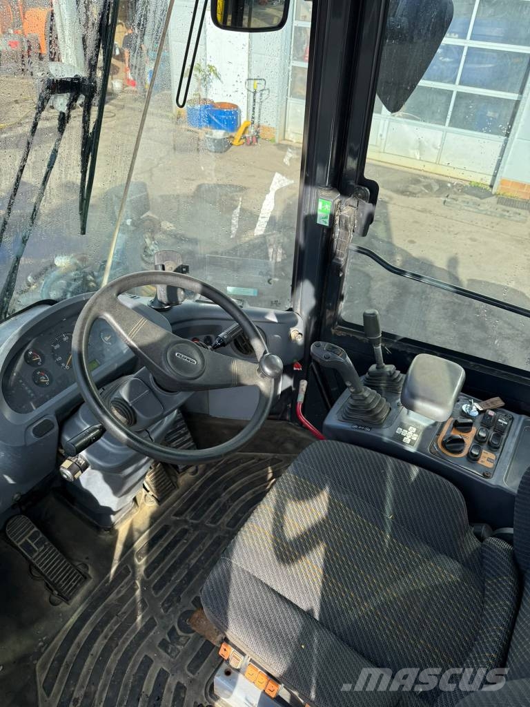 Komatsu WA 250 PZ-6 //BJ. 2010 /3900H/ZSA/SW/GABEL Pale gommate