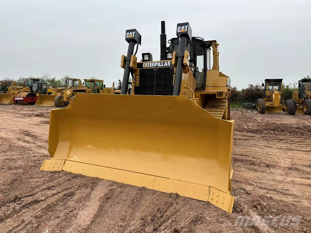 CAT D8R Гусеничные бульдозеры