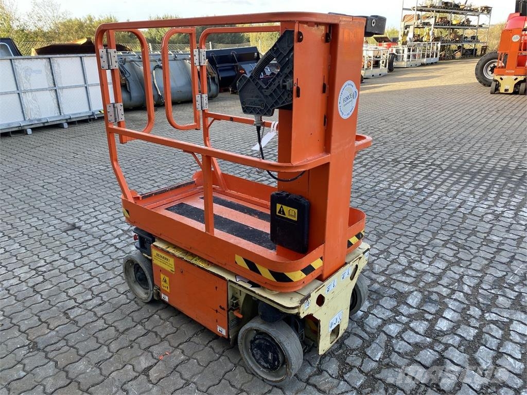 JLG 1230ES Podnośniki masztowe
