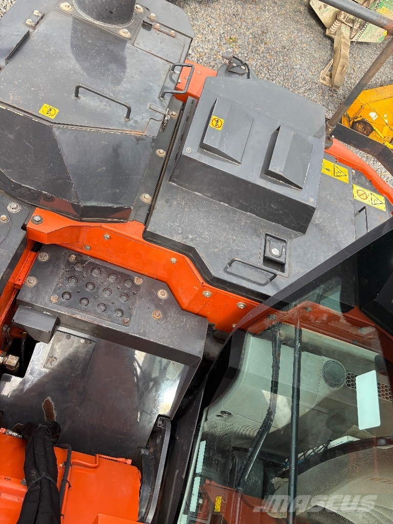 Hitachi ZX 135 US-6 Escavatori cingolati