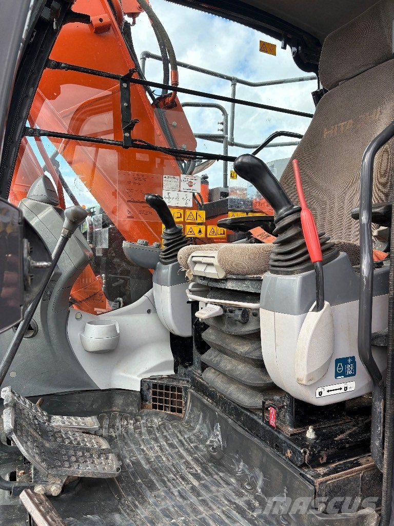 Hitachi ZX 135 US-6 Escavatori cingolati