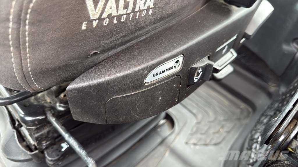 Valtra T235 Tractor Tractores