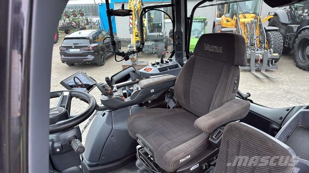 Valtra T235 Tractor Tractores