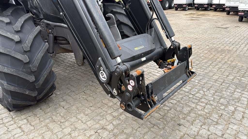 Valtra T235 Tractor Tractores