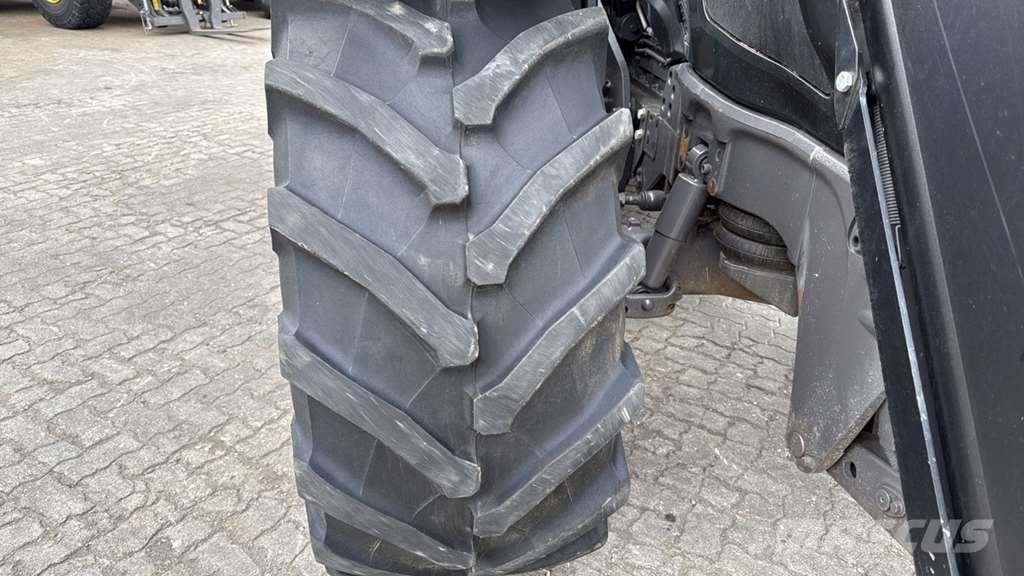Valtra T235 Tractor Tractores