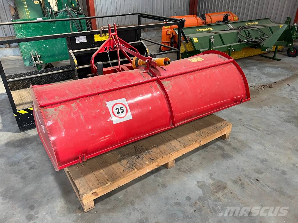 Wirax Fræser U575 الكاسحات وقلابات التربة ذات المحركات