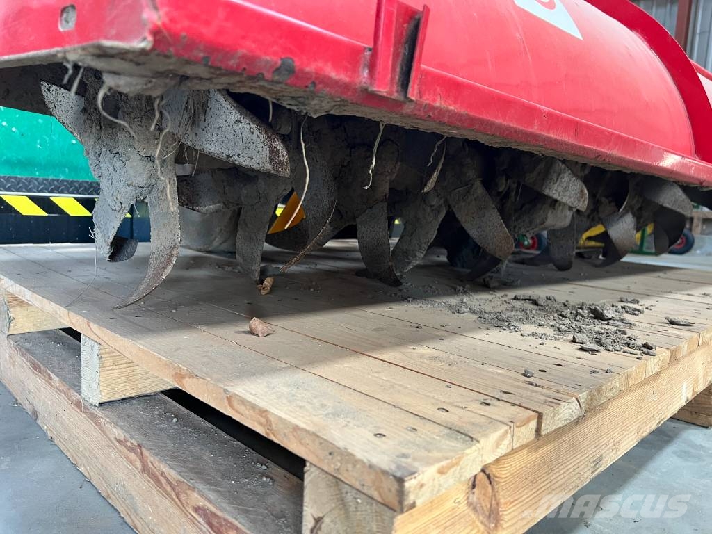 Wirax Fræser U575 الكاسحات وقلابات التربة ذات المحركات